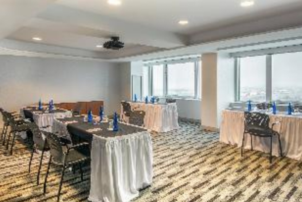 Crowne Plaza JFK Airport New York City, an IHG Hotel